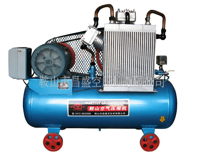 【噴漆無(wú)油空壓機(jī)】換油的小竅門。