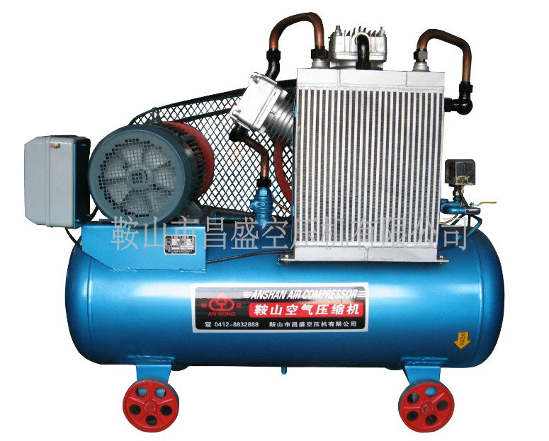 【噴漆無(wú)油空壓機(jī)】?jī)?yōu)勢(shì)重重，就能突出重圍